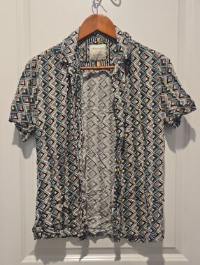 Denim & Flower Short-Sleeve Button-Down in Blue, Green & Yellow Geometric Print